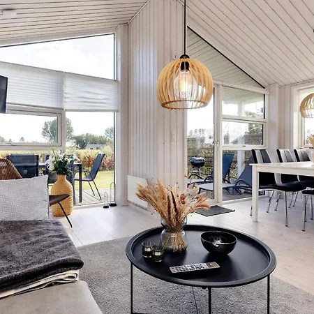 Vakantiehuis 4 Star In Vaeggerlose-by Traum Bøtø By