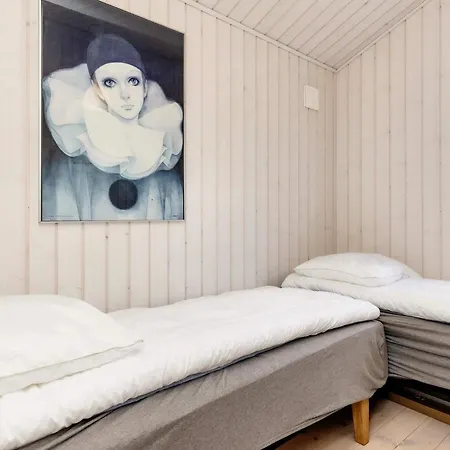 4 Star In Vaeggerlose-by Traum