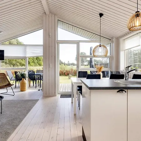 Holiday home 4 Star In Vaeggerlose-by Traum *