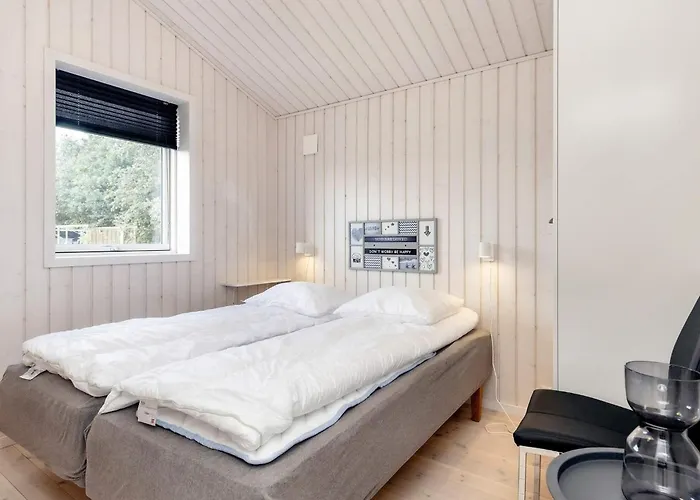 4 Star In Vaeggerlose-by Traum *