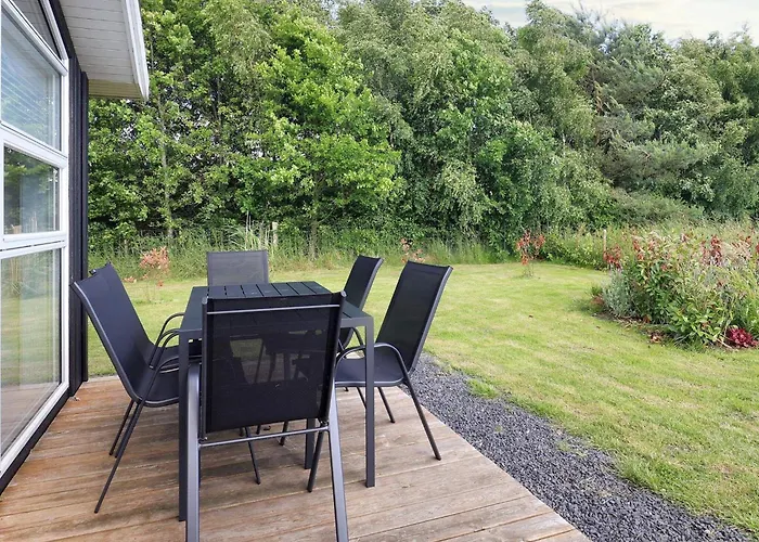 4 Star In Vaeggerlose-by Traum Ferienhaus Bøtø By